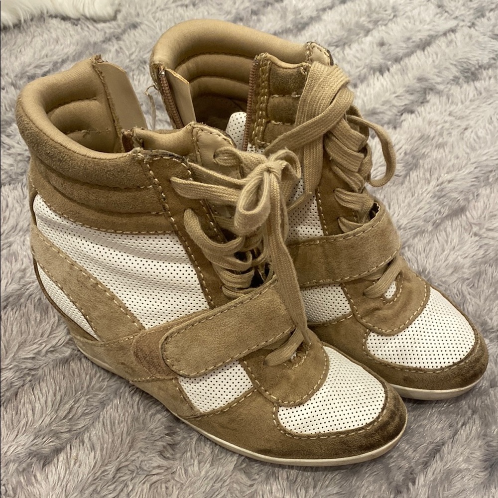 Vera Wang Women's Beige and White High-Top Sneakers